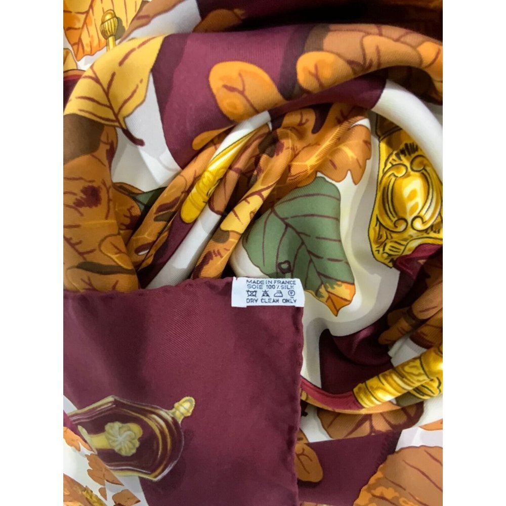 HERMÈS "AU PLUS DRU" Bordeaux Silk Scarf FRANCE 35’’/ 34" GD - Picture 7 of 7